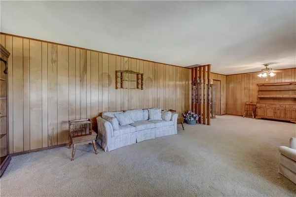 $252,250 | 710 South Vermont Avenue, Columbus, KS 66725