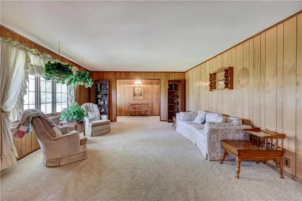 $252,250 | 710 South Vermont Avenue, Columbus, KS 66725