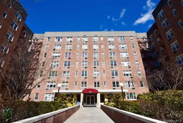 $160,000 | 2 Sadore Lane, Unit 1R, Yonkers, NY 10710