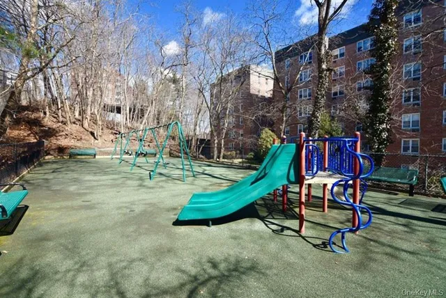 $160,000 | 2 Sadore Lane, Unit 1R, Yonkers, NY 10710