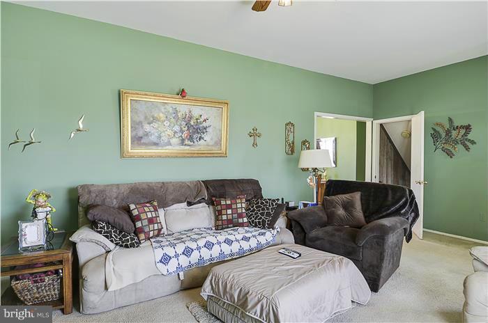 3017 Castleleigh Road Silver Spring, MD 20904 - Photo 5 of 30 Living Room