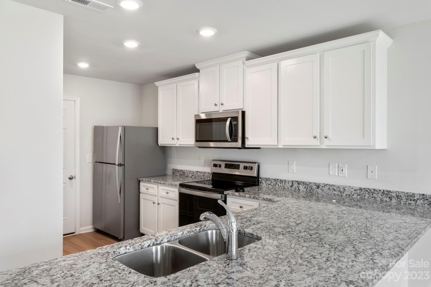 1141 Nia Road Charlotte, NC 28215 - Photo 11 of 16 Gallery Image 11