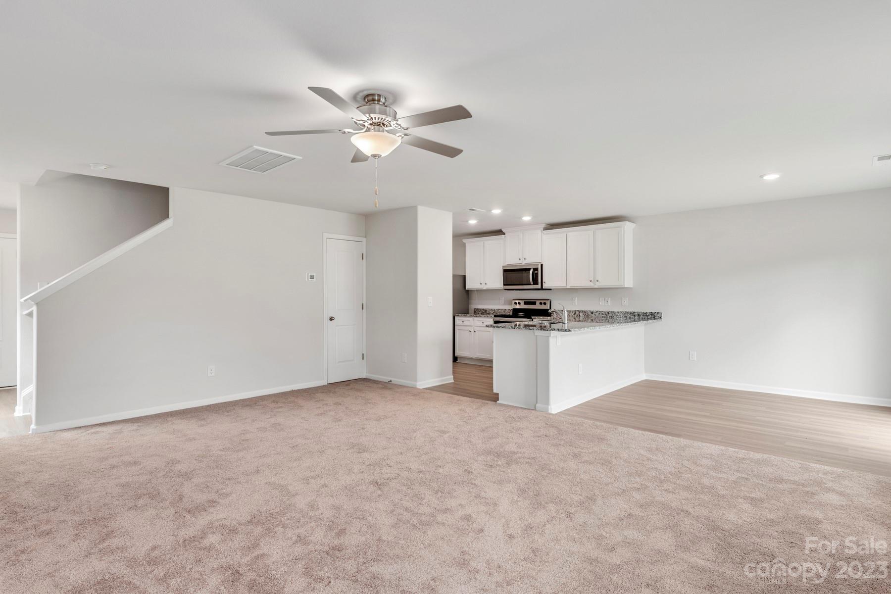 1141 Nia Road Charlotte, NC 28215 - Photo 5 of 16 Gallery Image 5