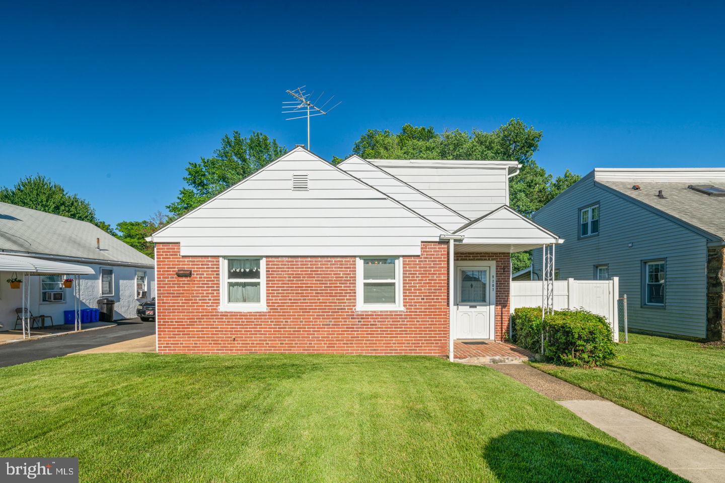 9207 Annapolis Road Philadelphia, PA 19114 - Photo 2 of 30 Gallery Image 2