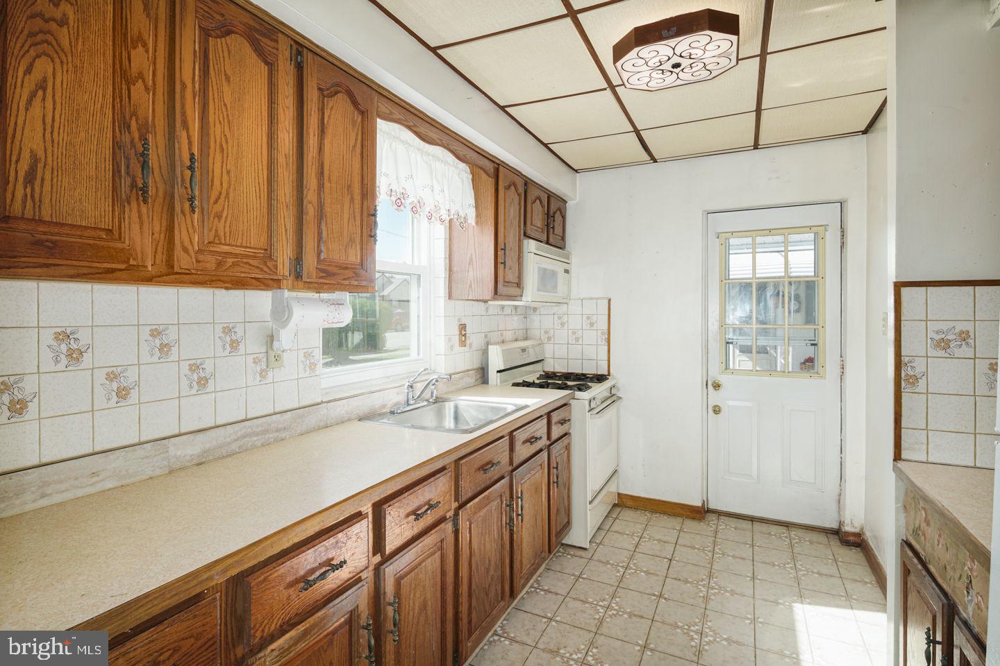 9207 Annapolis Road Philadelphia, PA 19114 - Photo 11 of 30 Gallery Image 11