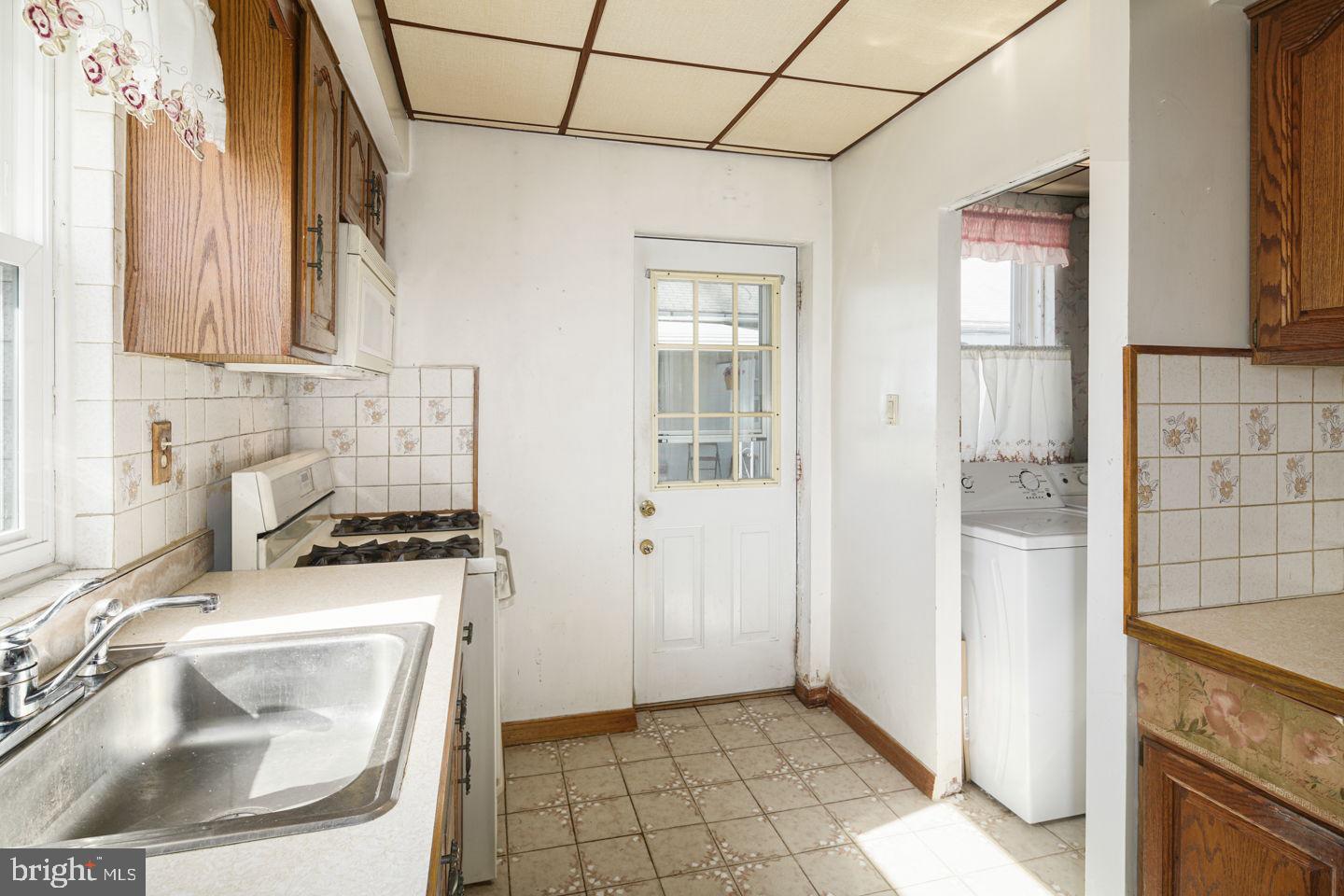 9207 Annapolis Road Philadelphia, PA 19114 - Photo 12 of 30 Gallery Image 12