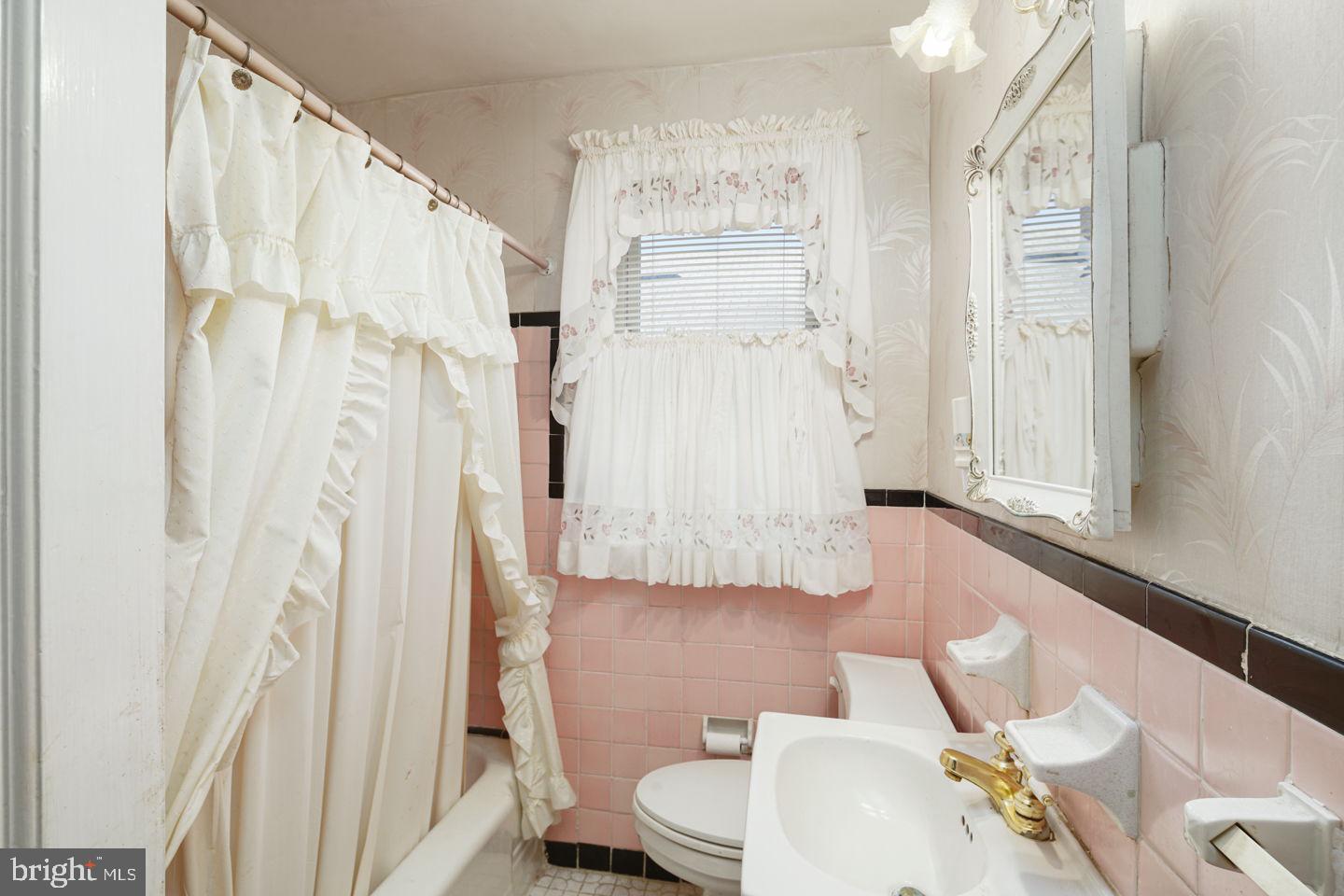 9207 Annapolis Road Philadelphia, PA 19114 - Photo 14 of 30 Gallery Image 14