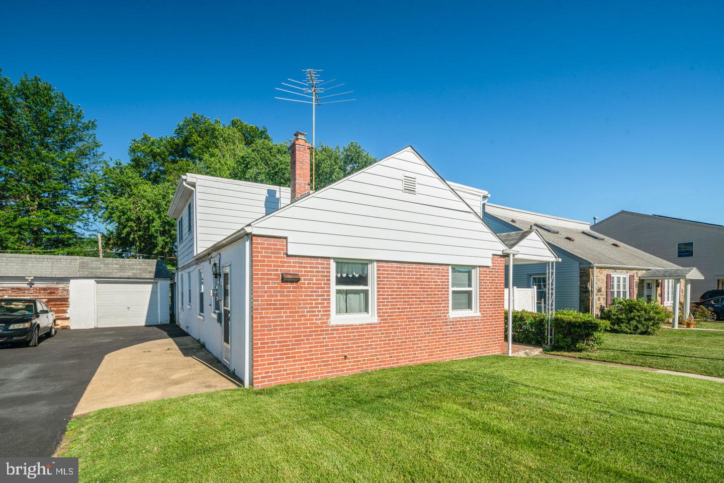 9207 Annapolis Road Philadelphia, PA 19114 - Photo 3 of 30 Gallery Image 3