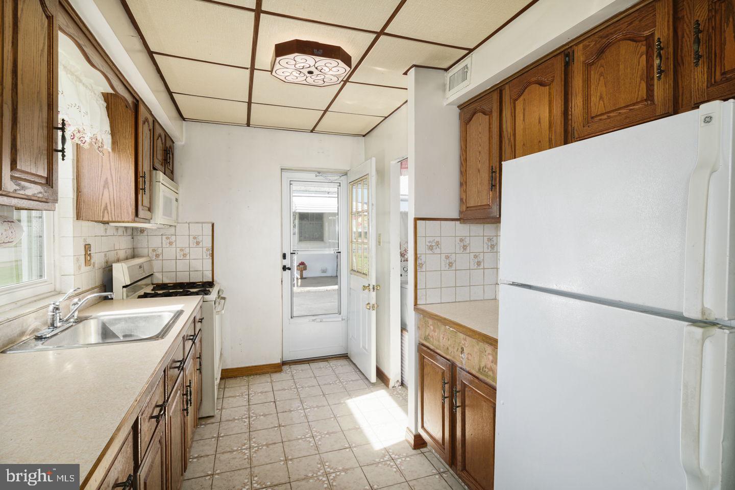 9207 Annapolis Road Philadelphia, PA 19114 - Photo 10 of 30 Gallery Image 10