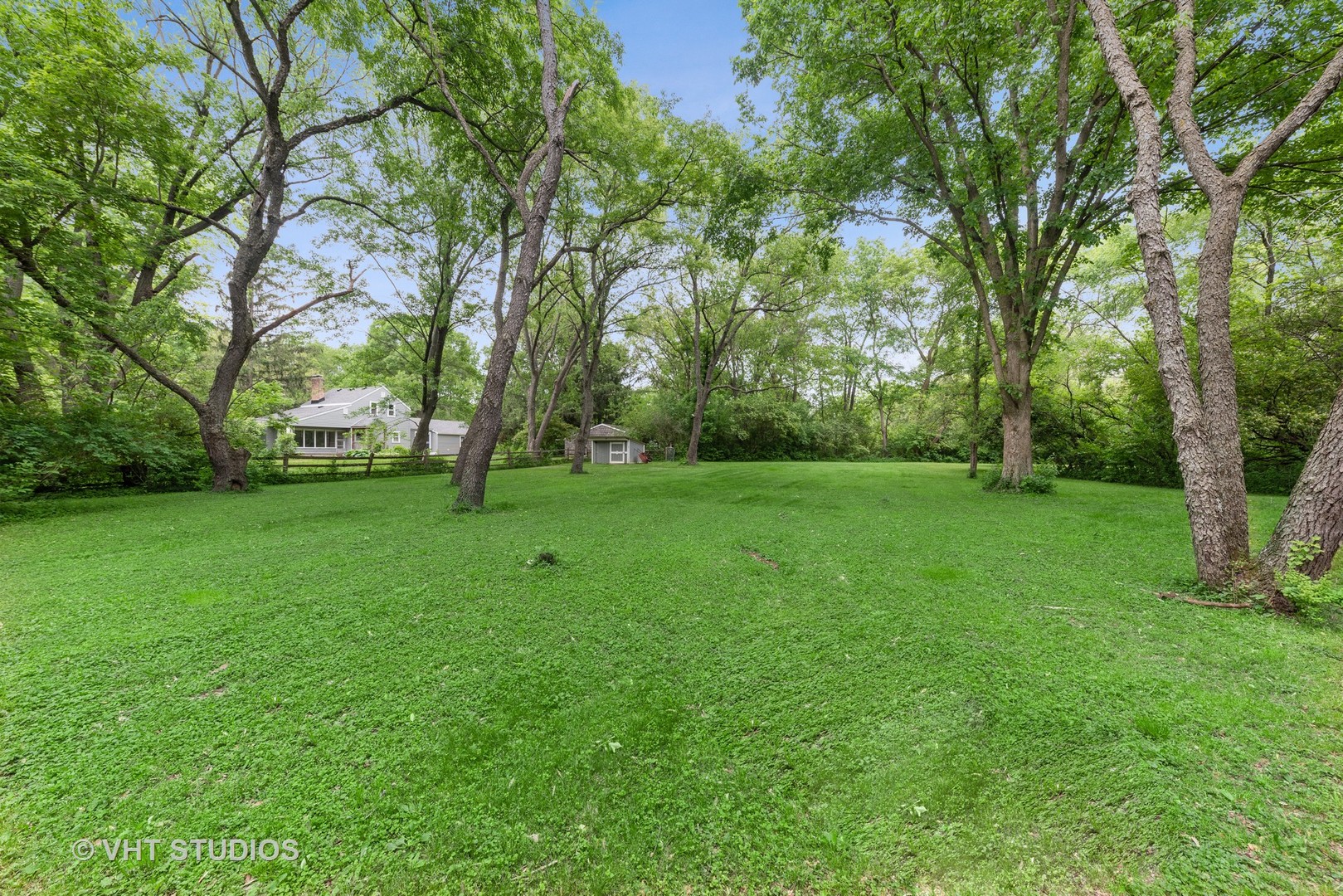 121 Deepwood Road Barrington Hills, IL 60010 - Photo 13 of 37 Gallery Image 13