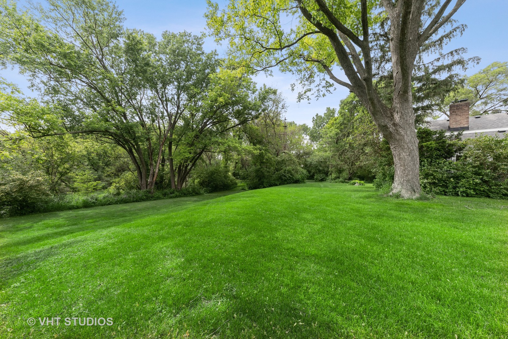 121 Deepwood Road Barrington Hills, IL 60010 - Photo 15 of 37 Gallery Image 15