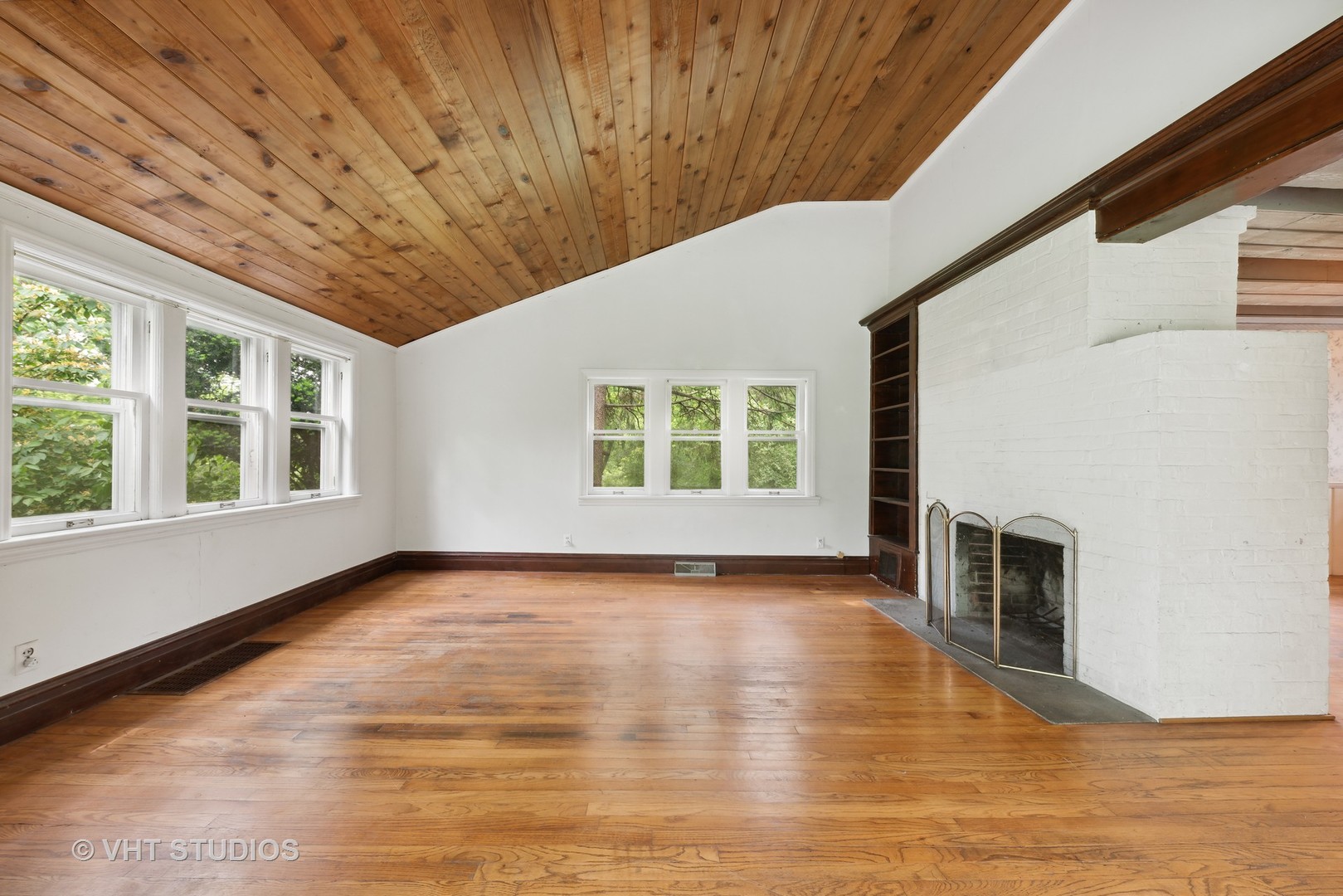 121 Deepwood Road Barrington Hills, IL 60010 - Photo 21 of 37 Gallery Image 21