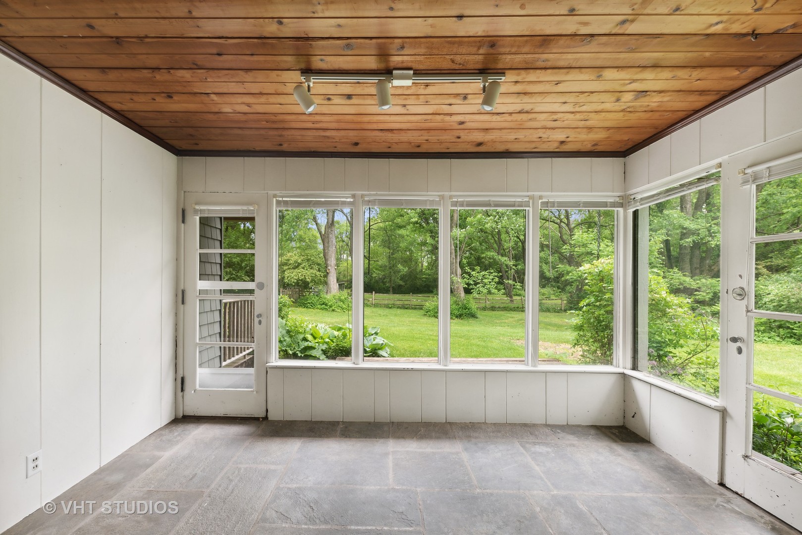121 Deepwood Road Barrington Hills, IL 60010 - Photo 24 of 37 Gallery Image 24