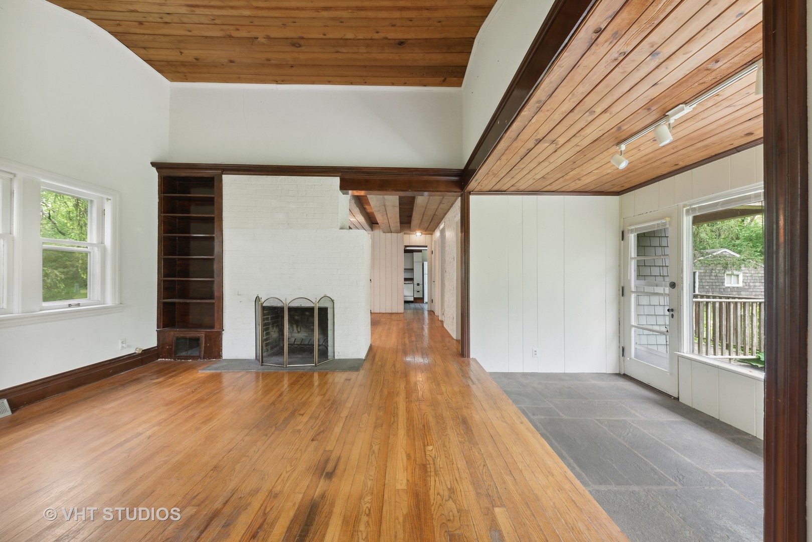 121 Deepwood Road Barrington Hills, IL 60010 - Photo 25 of 37 Gallery Image 25