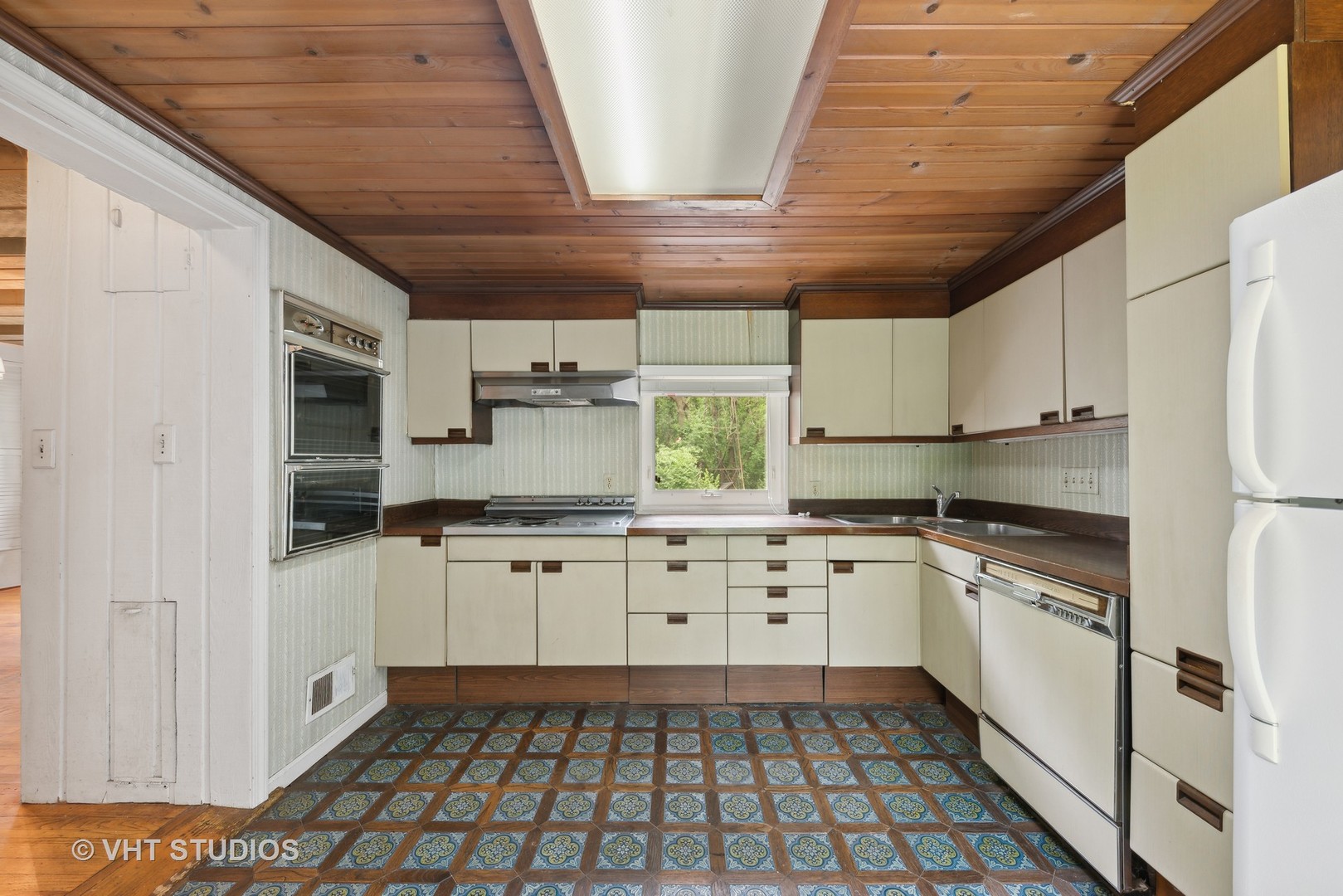 121 Deepwood Road Barrington Hills, IL 60010 - Photo 26 of 37 Gallery Image 26