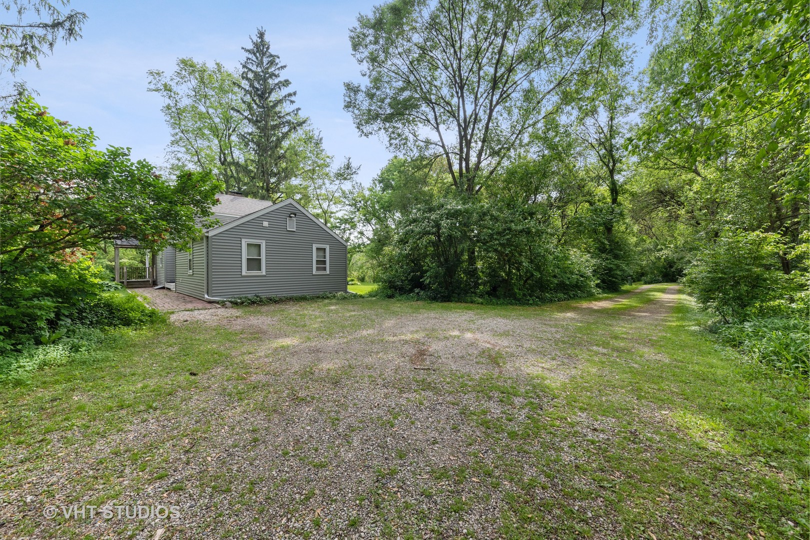 121 Deepwood Road Barrington Hills, IL 60010 - Photo 6 of 37 Gallery Image 6