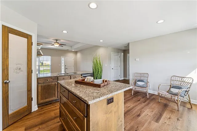 $300,000 | 383 Southeast 981st N/a N/a, Knob Noster, MO 65336