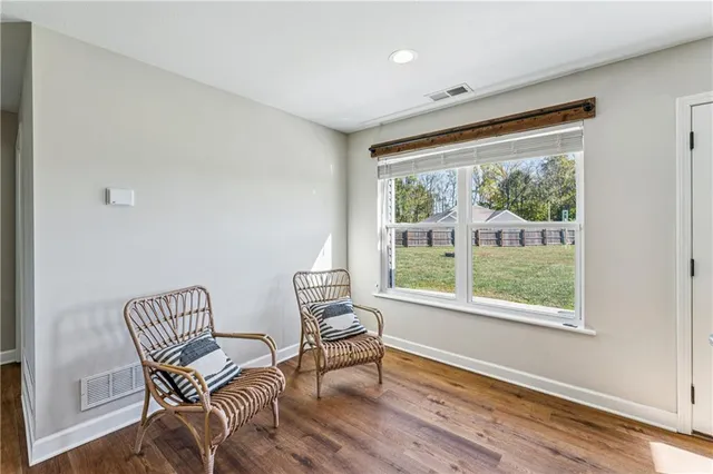 $300,000 | 383 Southeast 981st N/a N/a, Knob Noster, MO 65336