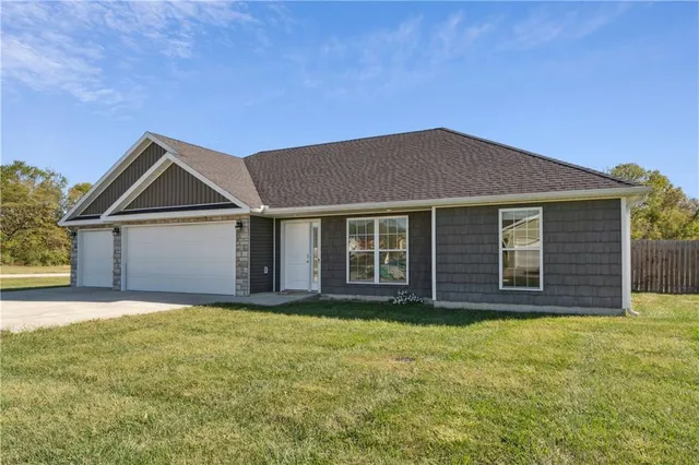$300,000 | 383 Southeast 981st N/a N/a, Knob Noster, MO 65336