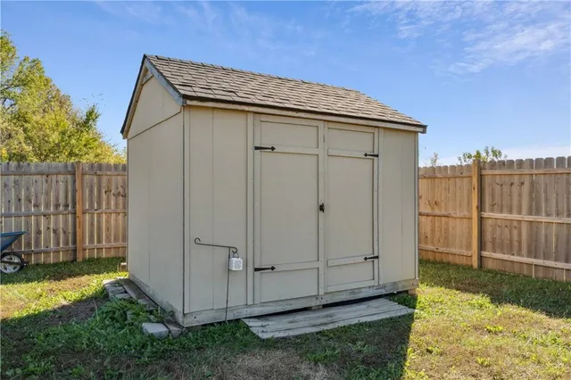 $300,000 | 383 Southeast 981st N/a N/a, Knob Noster, MO 65336