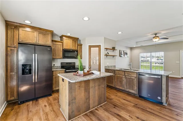 $300,000 | 383 Southeast 981st N/a N/a, Knob Noster, MO 65336