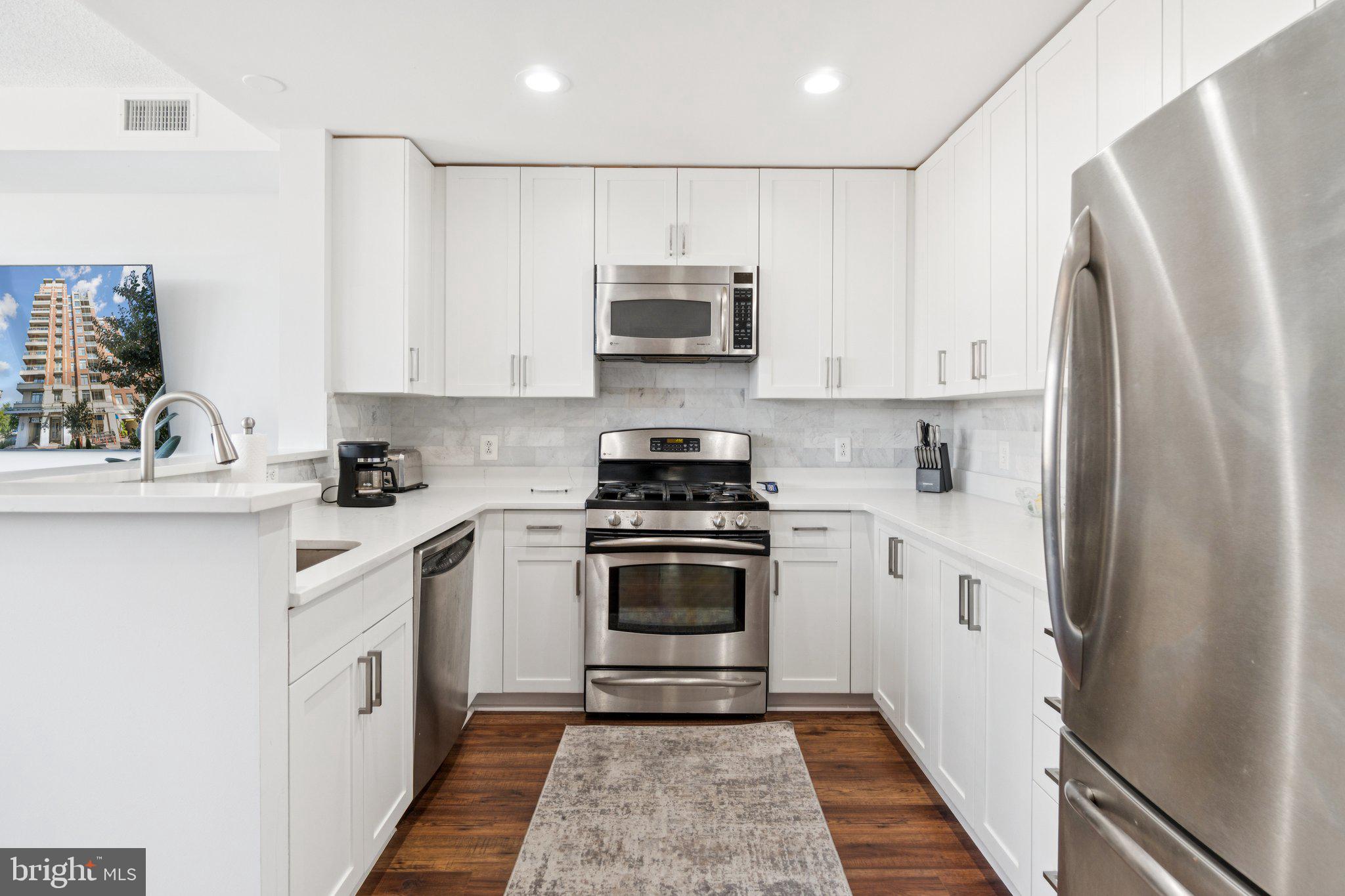 3650 South Glebe Road, Unit 846 Arlington, VA 22202 - Photo 5 of 41 Gallery Image 5