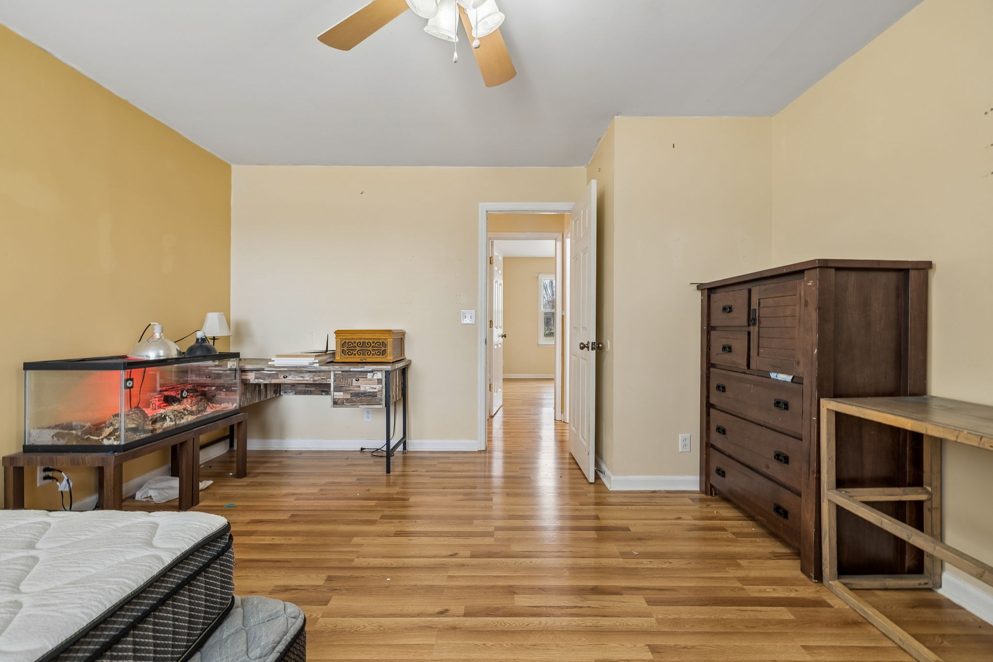 3669 Bluff Springs Road McMinnville, TN 37110 - Photo 26 of 51 a living room with furniture and a flat screen tv