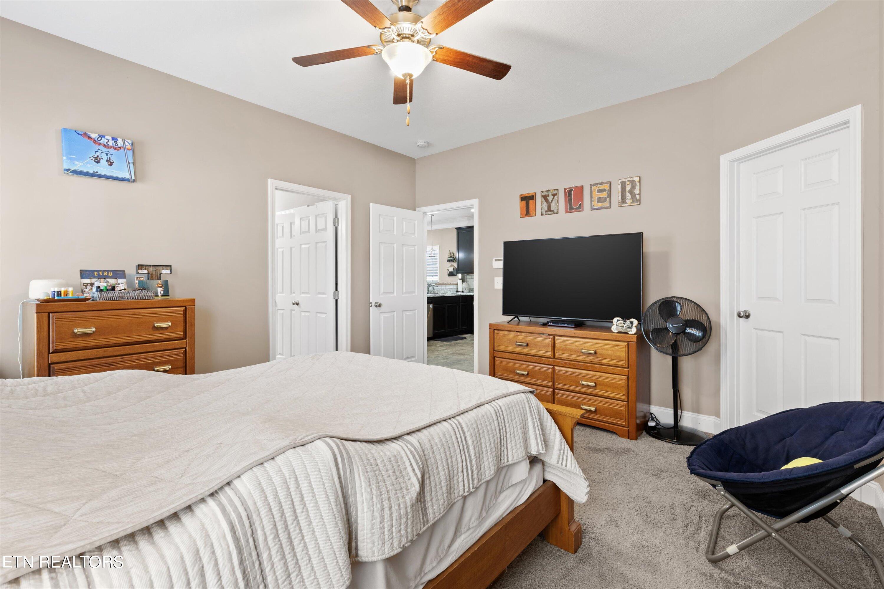 127 Hackberry Street Oak Ridge, TN 37830 - Photo 23 of 40 IMG_0912