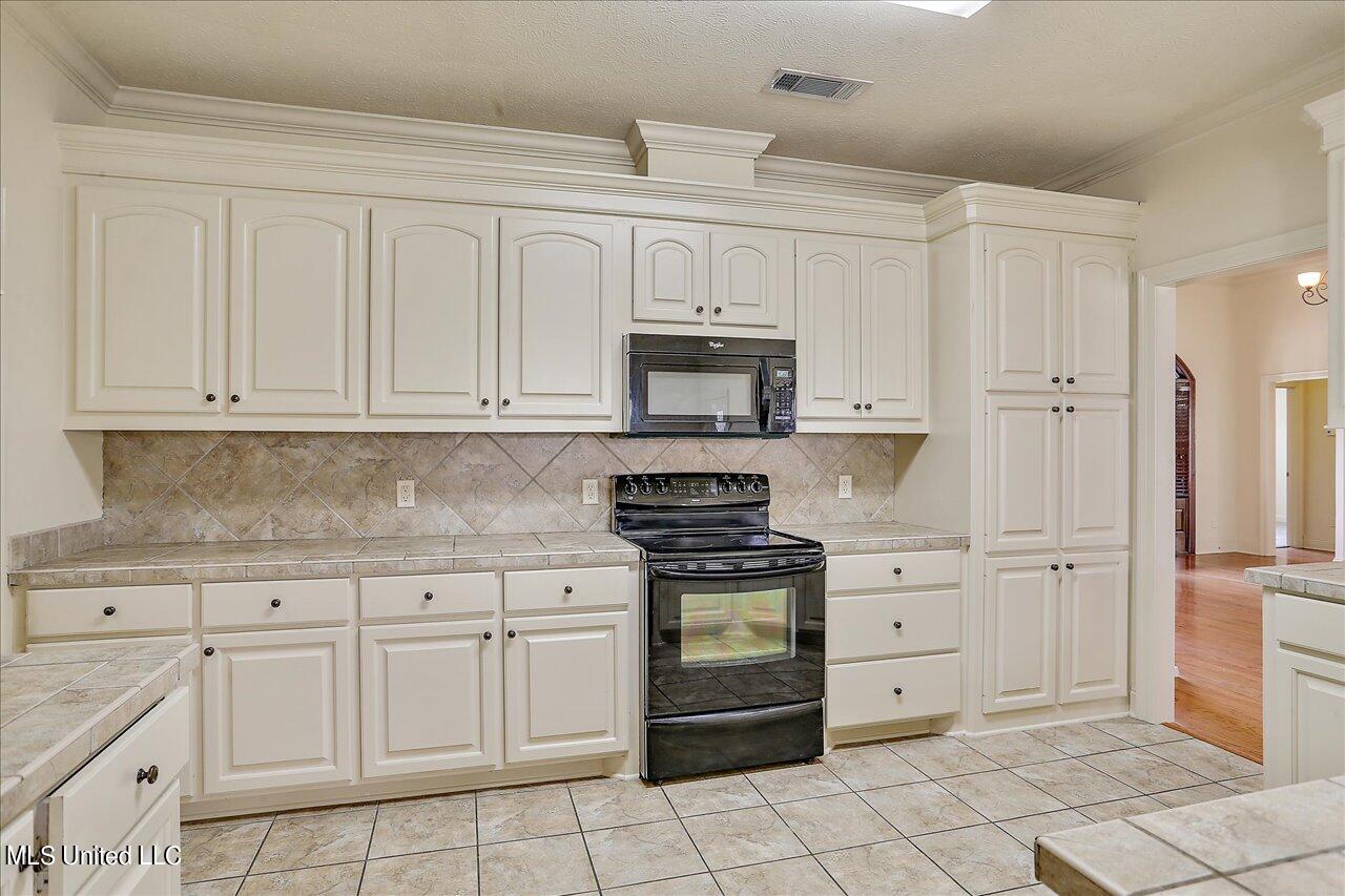 143 Baileys Ridge Circle Clinton, MS 39056 - Photo 12 of 29 12-143 Baileys Ridge Cir