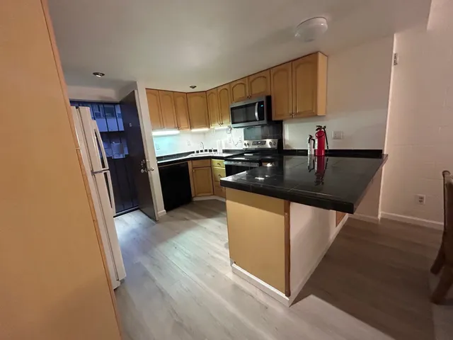 $2,600 | 3676 Lower Honoapiilani Road, Unit F203, Lahaina, HI 96761