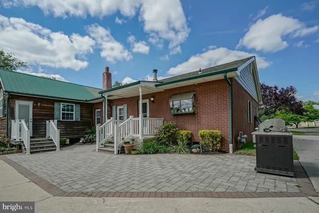 $899,900 | 329 Lakedale Road, Berlin, NJ 08009