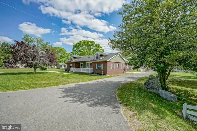 $899,900 | 329 Lakedale Road, Berlin, NJ 08009