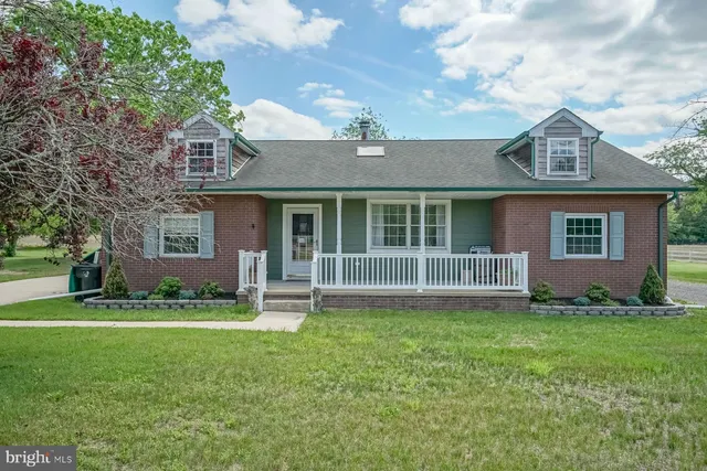 $899,900 | 329 Lakedale Road, Berlin, NJ 08009