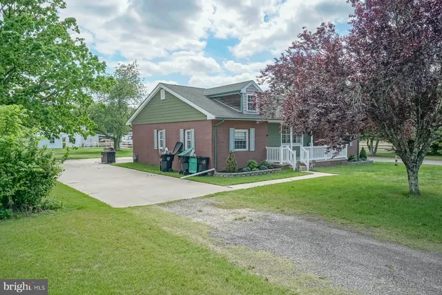 $899,900 | 329 Lakedale Road, Berlin, NJ 08009