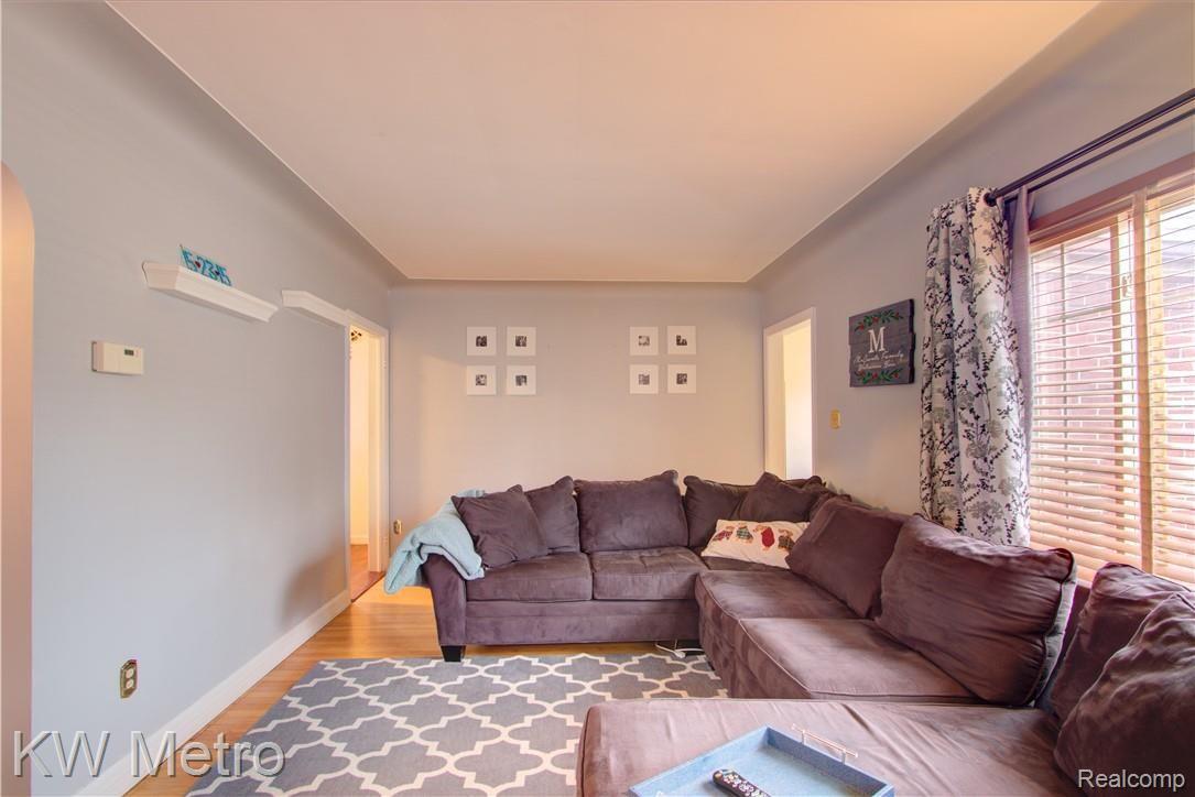 1800 Hampton Road Grosse Pointe, MI 48236 - Photo 15 of 35 1800 Hampton 5.jpg