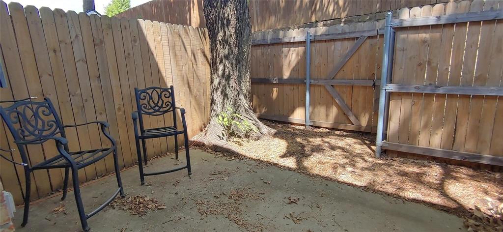 20 Abbey Road Euless, TX 76039 - Photo 4 of 8 View of patio