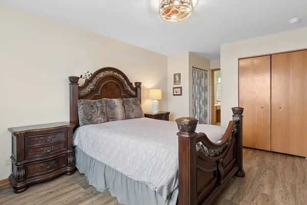 $350,000 | 414 Coventry Circle, Unit 414, Glendale Heights, IL 60139