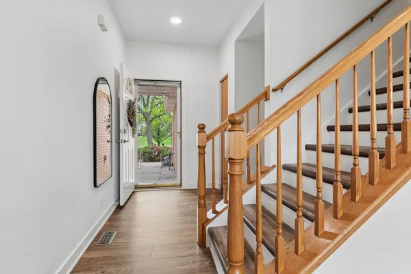 $350,000 | 414 Coventry Circle, Unit 414, Glendale Heights, IL 60139