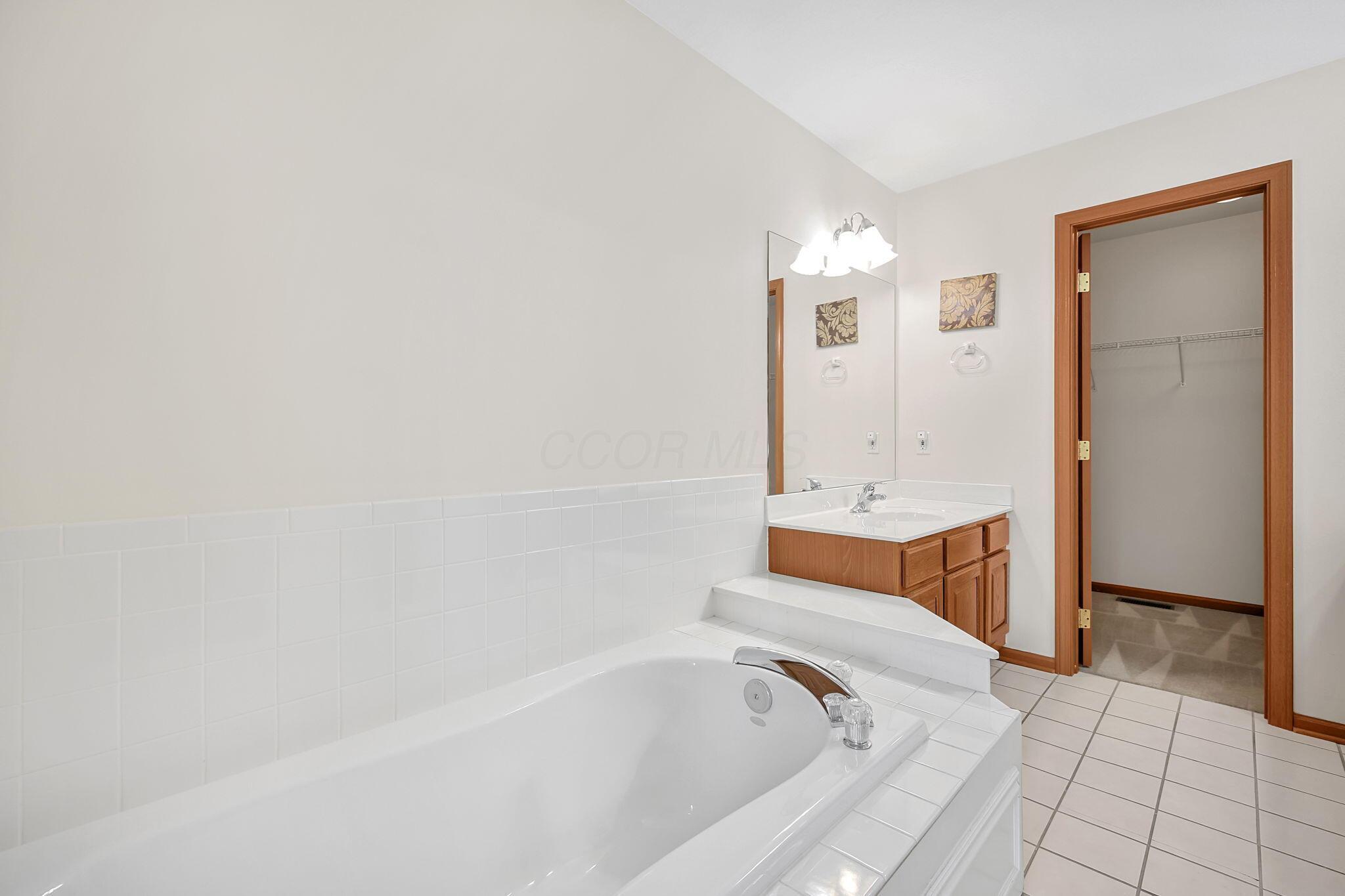 374 Sycamore Ridge Way Columbus, OH 43230 - Photo 20 of 39 19-web-or-mls-374-sycamore-ridge-way