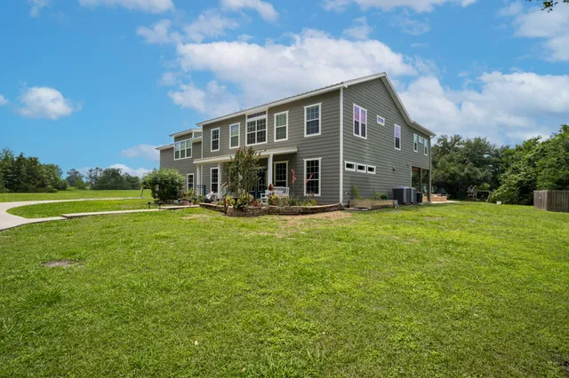 a front view of house with yard