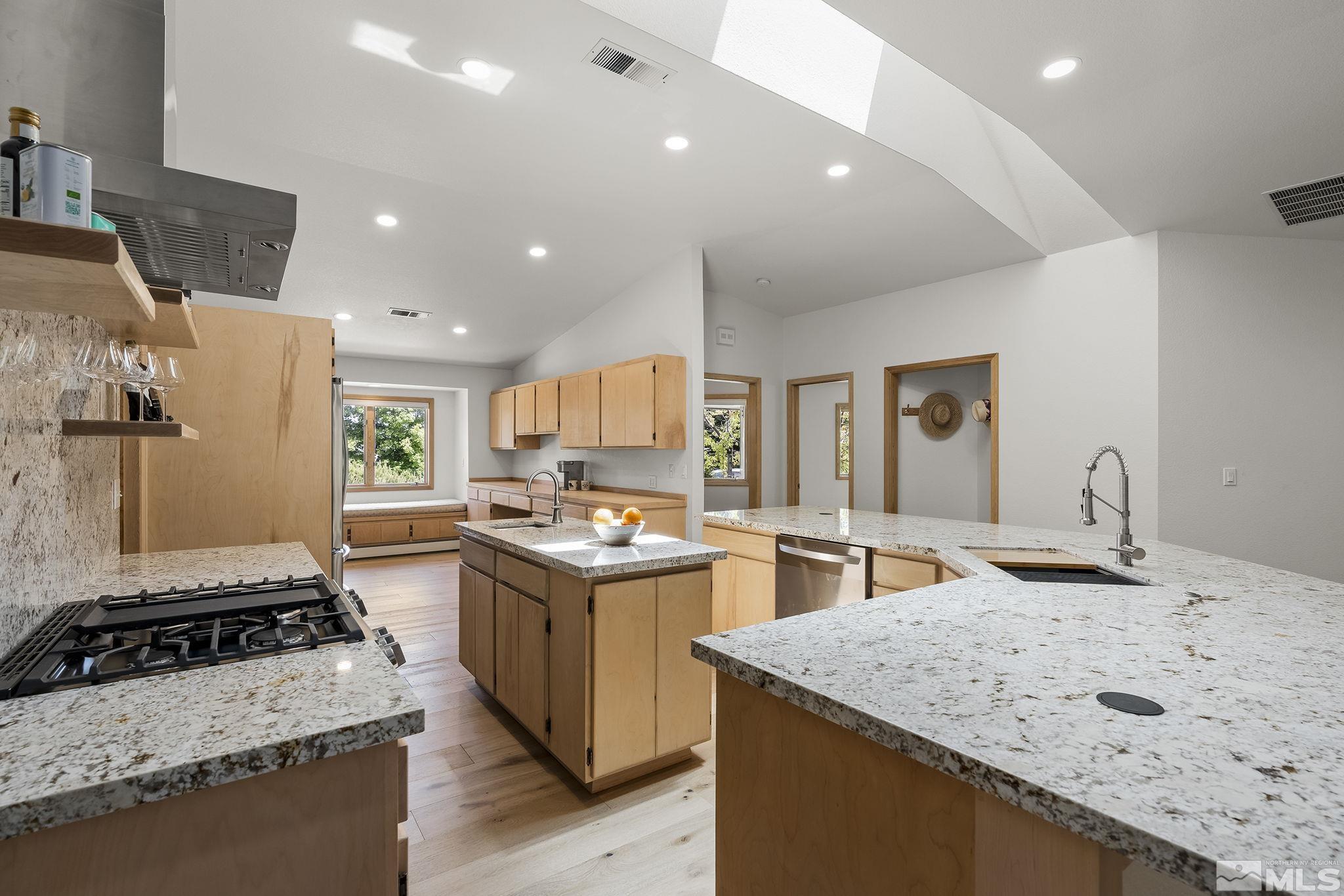3640 Hemlock Way Reno, NV 89509 - Photo 8 of 25 Photo 8