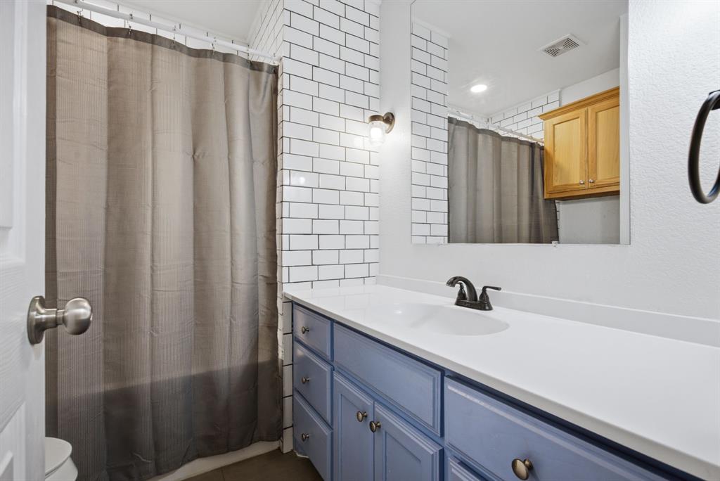 416 Scott Lane Pilot Point, TX 76258 - Photo 12 of 20 Gallery Image 12
