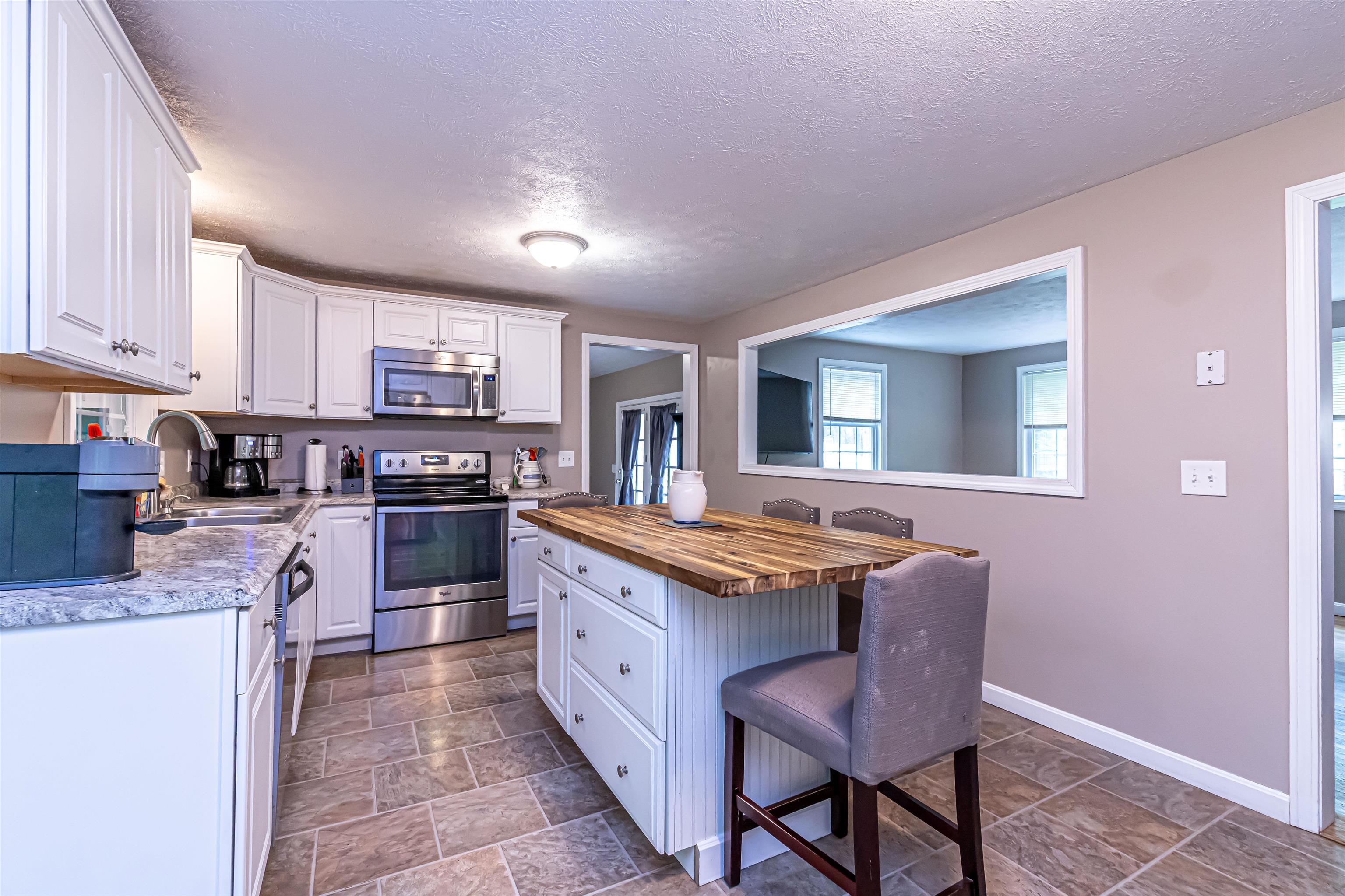 8 Mason Road Merrimack, NH 03054 - Photo 11 of 59 Gallery Image 11