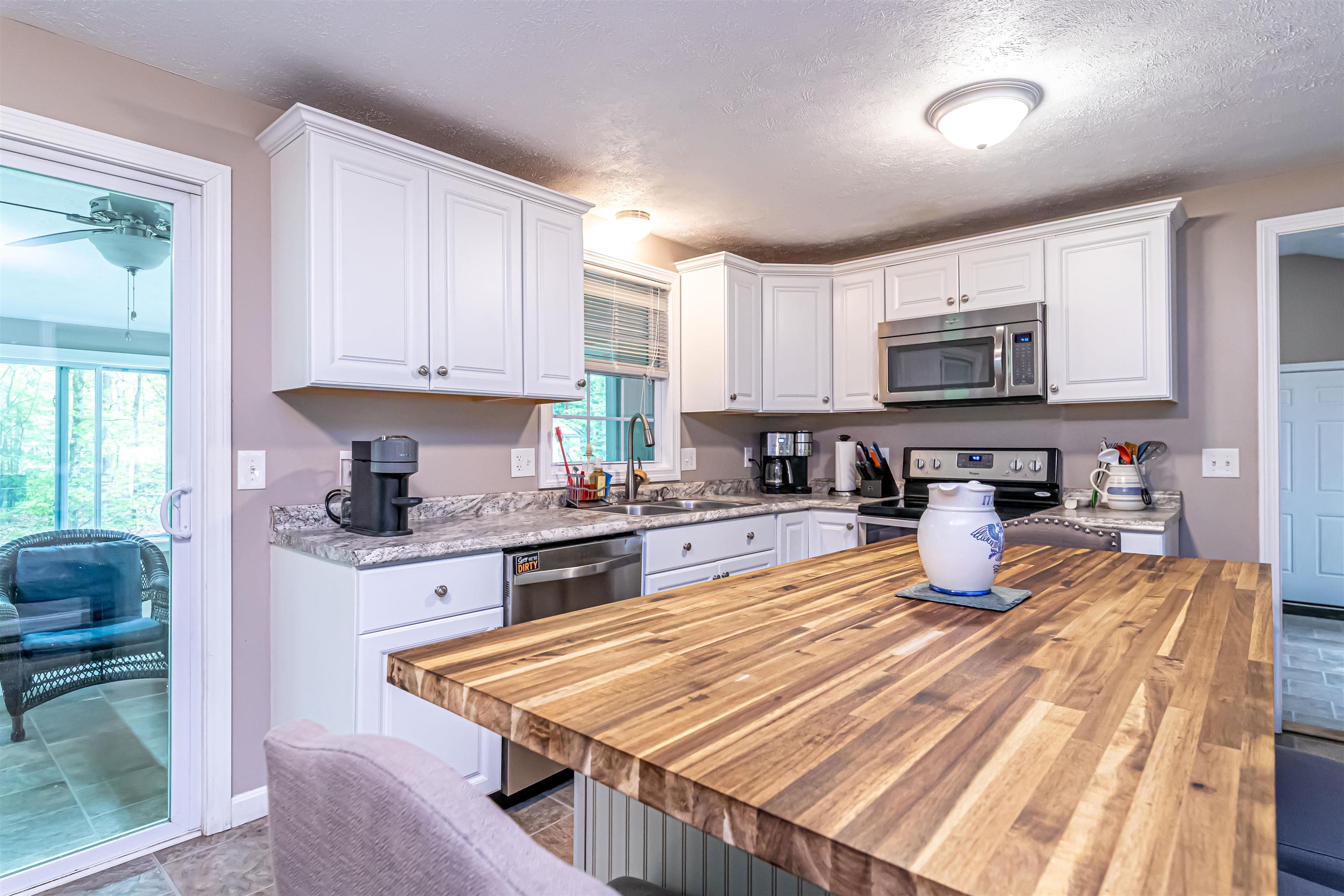 8 Mason Road Merrimack, NH 03054 - Photo 12 of 59 Gallery Image 12