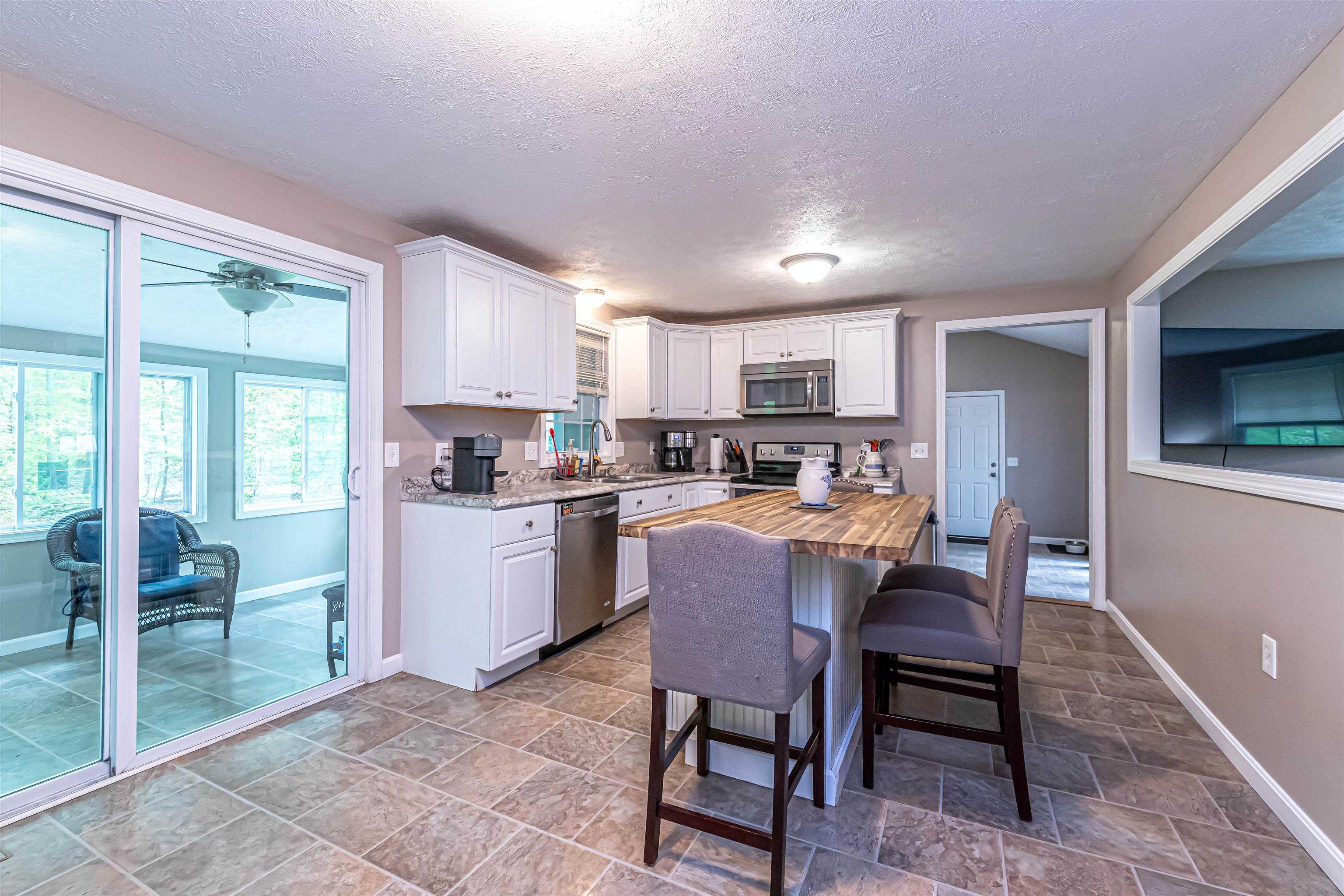 8 Mason Road Merrimack, NH 03054 - Photo 13 of 59 Gallery Image 13