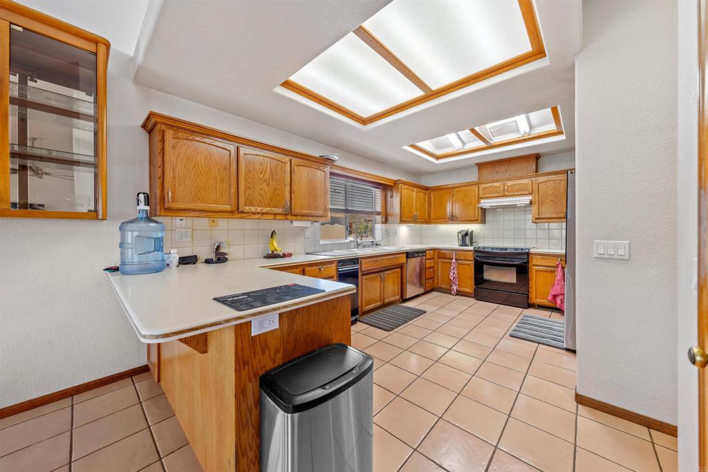 3829 Silverleaf Lane Vista, CA 92084 - Photo 15 of 73