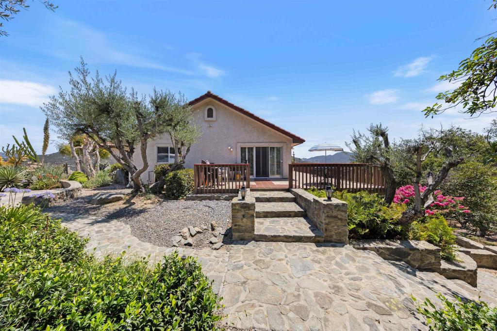 3829 Silverleaf Lane Vista, CA 92084 - Photo 48 of 73