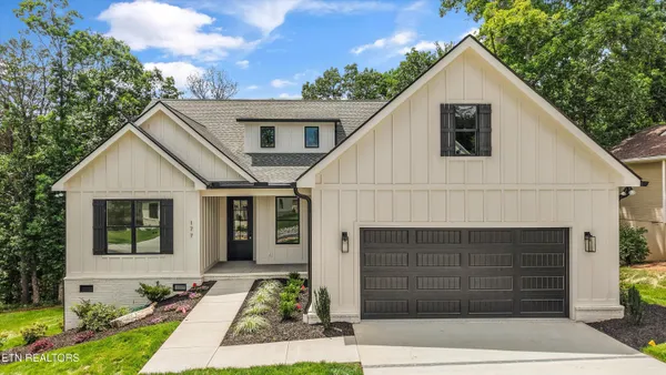 $599,900 | 177 Elokwa Way, Loudon, TN 37774