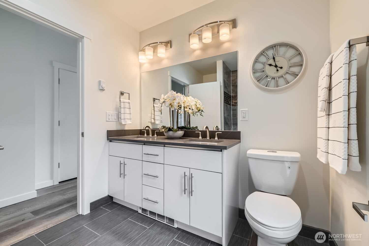 18331 1st Avenue Northeast Shoreline, WA 98155 - Photo 21 of 32