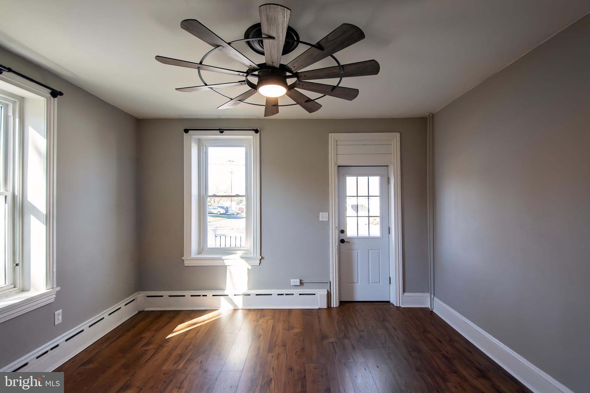832 Columbia Avenue Reading, PA 19608 - Photo 2 of 21